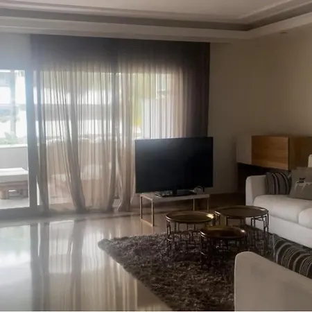 شقة Embrujo De Banus - Spacious 2 Bedroom Steps Away From *