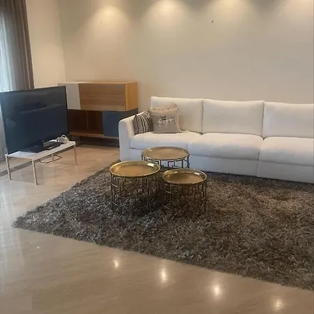 Apartment Embrujo De Banus - Spacious 2 Bedroom Steps Away From Marbella