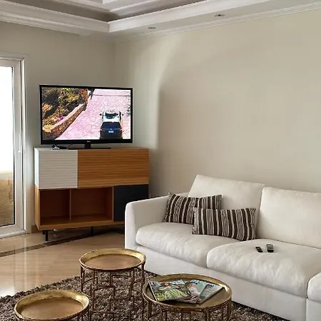 Embrujo De Banus - Spacious 2 Bedroom Steps Away From Apartment